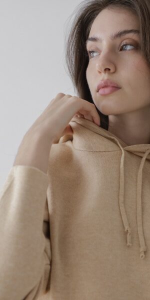 Alternative view of Sweater c/Capucha