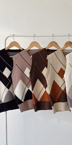 Alternative view of Chaleco Olivia