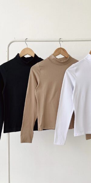 Alternative view of Remera Medio Cuello Lisa